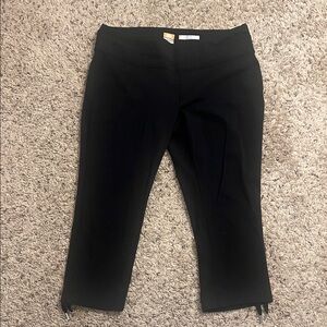 Lucy Black Capris